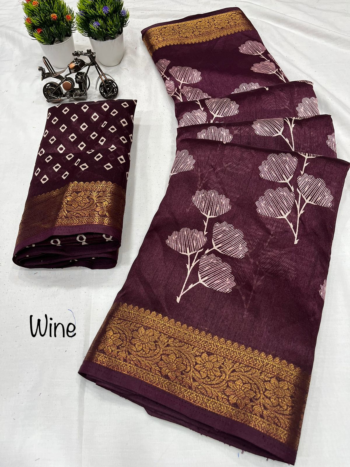 Wow Flower Printed Designer Non Catalog Sarees